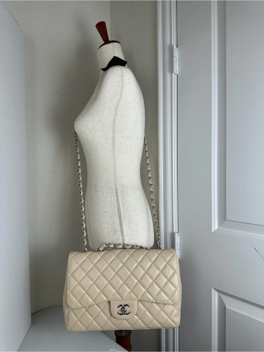 CHANEL questions leave